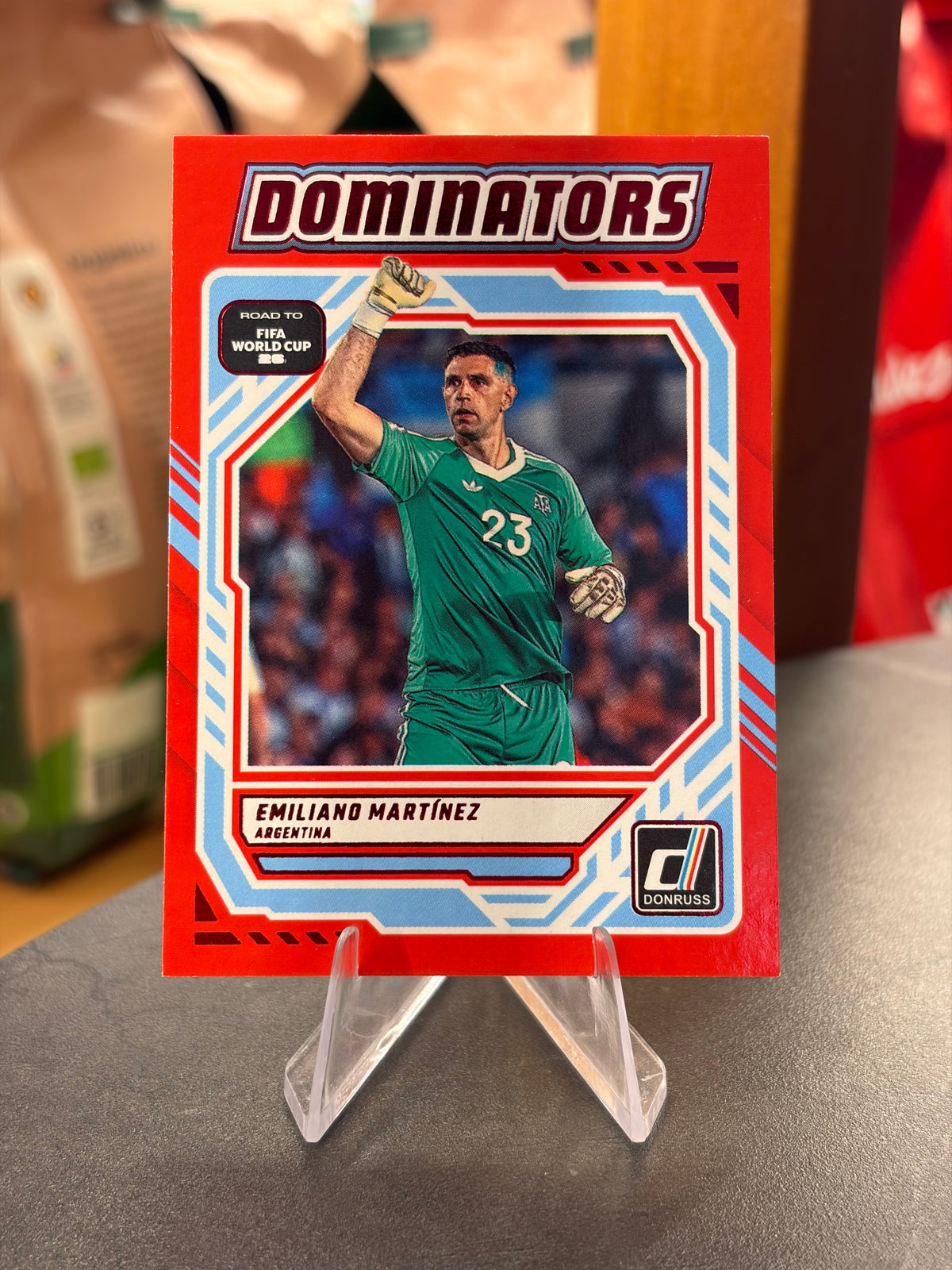 Emiliano Martínez — Panini Donruss Road to FIFA World Cup 2026 (No. 17), insert Dominator Red