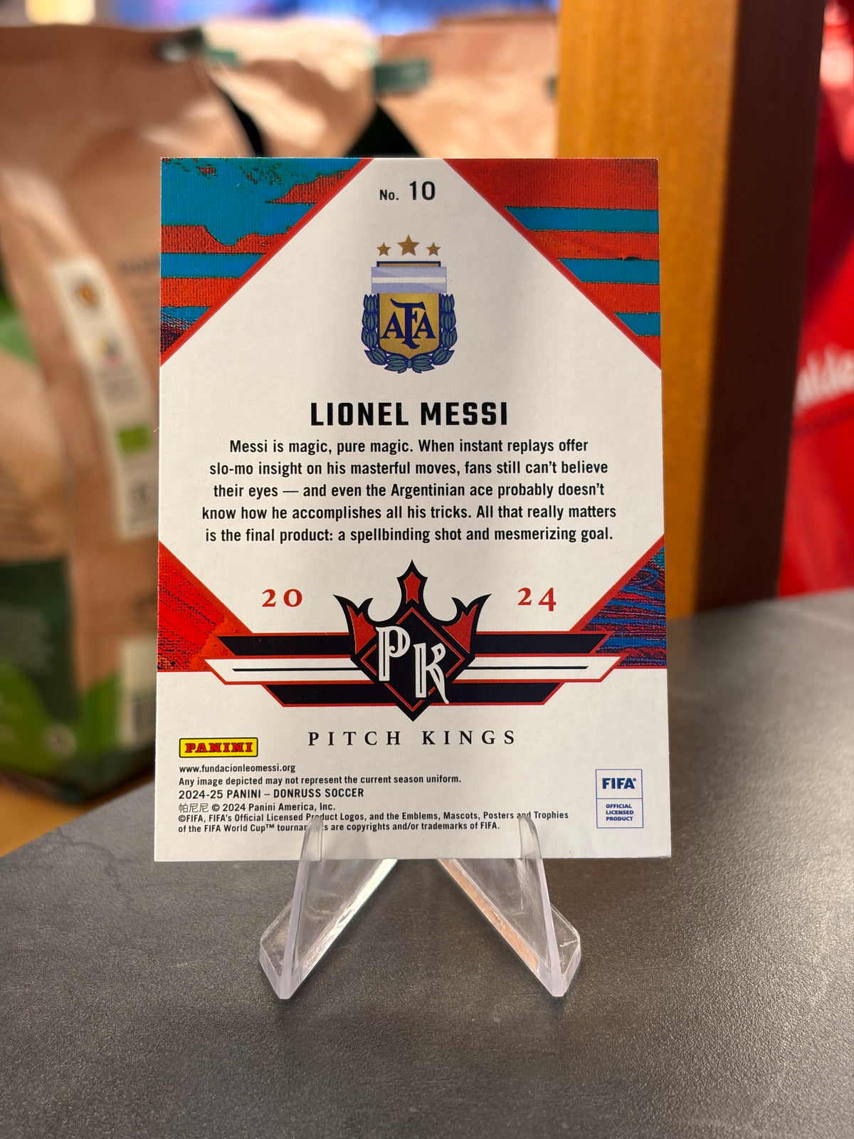 Lionel Messi — Panini Donruss 2024-25 (No. 10), insert Pitch Kings