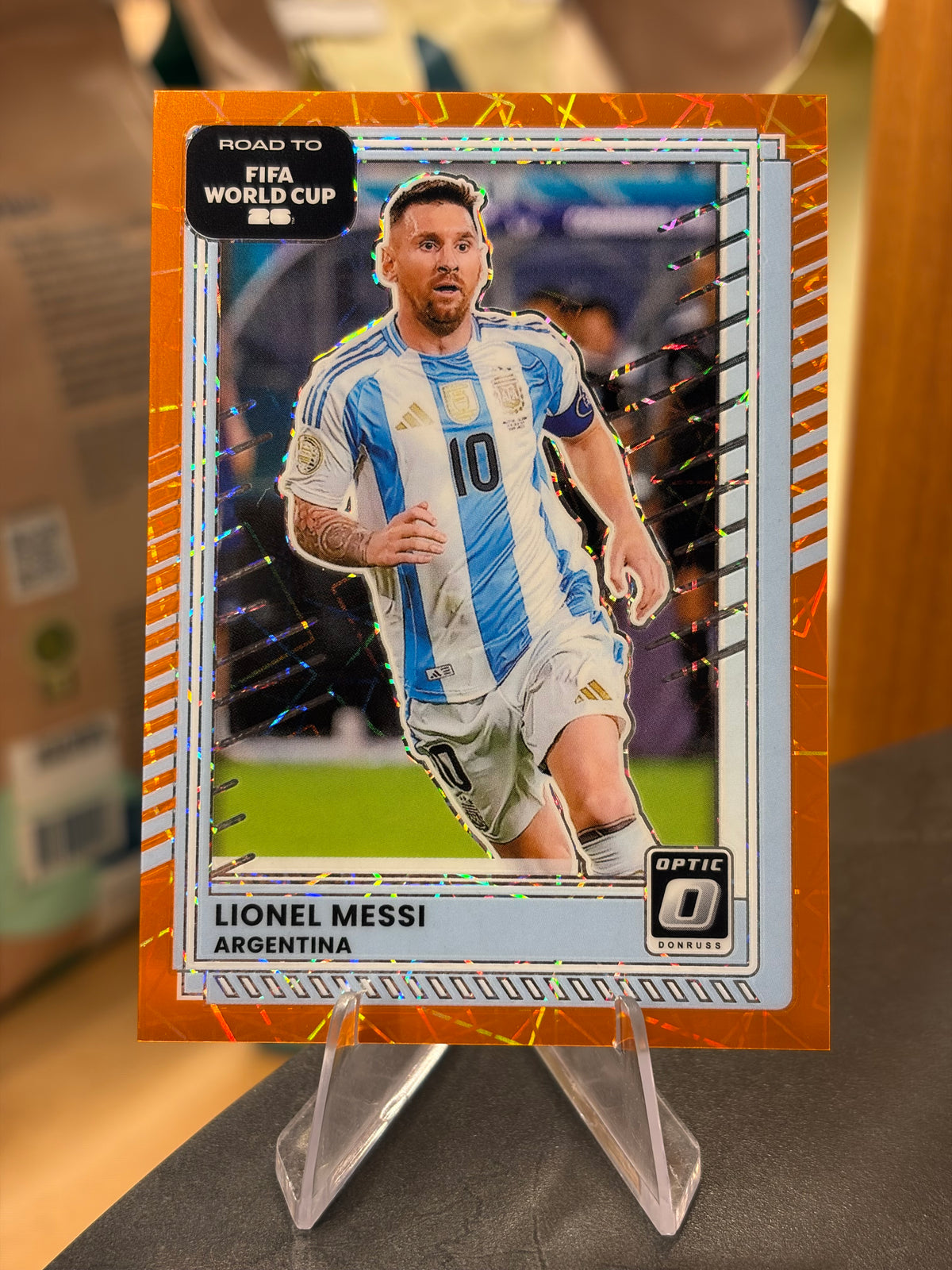 Lionel Messi — Panini Donruss Optic Velocity Road to FIFA World Cup 2026 (No. 154), paralela  104/199